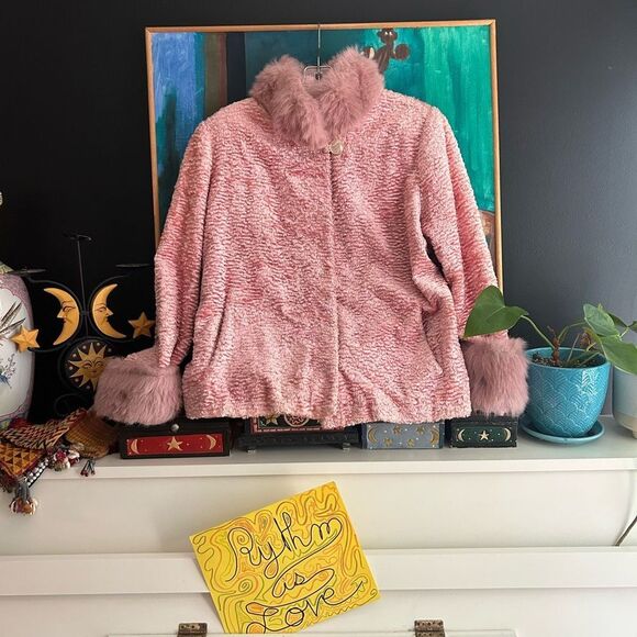 Vintage 90s Novelti Pink Faux Fur Jacket with Fluffy Collar and Cuffs 9/10 - Picture 3 of 16